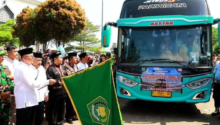 Wabup Sukabumi Berangkatkan 400 Jemaah Haji Kloter 6 Tahun 1444 H 2023