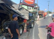 Mobil Nyasar ke Warung, 2 Orang Jadi Korban