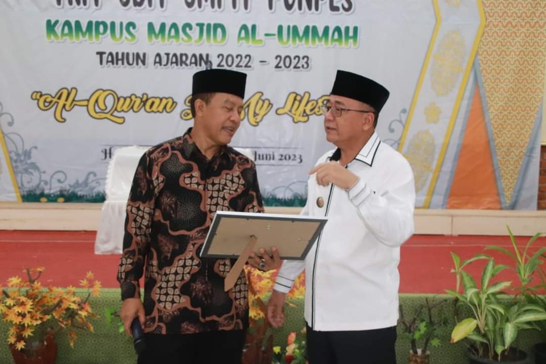 81 Santri Wisuda Al-Quran, Wabup Iyos Apresiasi Peran Besar dan Tekad Kuat Dewan Guru