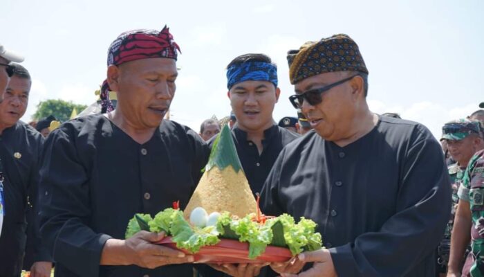 Hari Nelayan Ujung Genteng ke-57, Bupati Sukabumi Promosikan Daerah Dengan Penuh Semangat