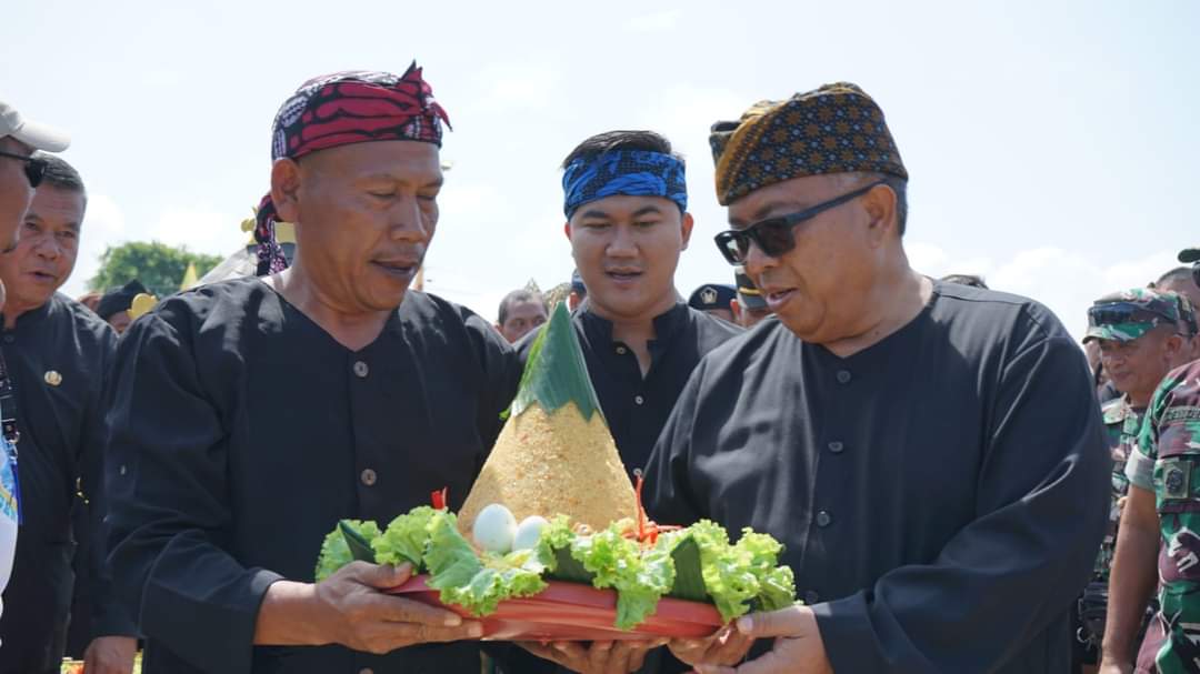 Hari Nelayan Ujung Genteng ke-57, Bupati Sukabumi Promosikan Daerah Dengan Penuh Semangat