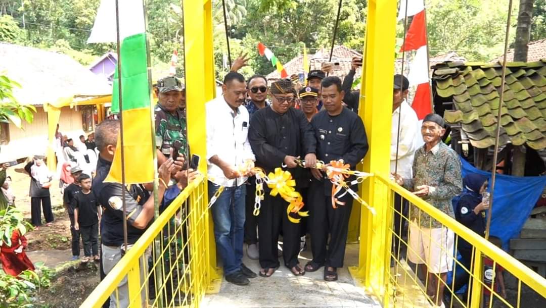 Horee!! Bupati Sukabumi Resmikan jembatan Bolenglang Nangela Tegalbuleud