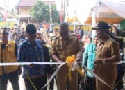 Bupati Sukabumi Gunting Pita, Penantian 33 Tahun Kantor Desa Karangpapak Akhirnya Diresmikan