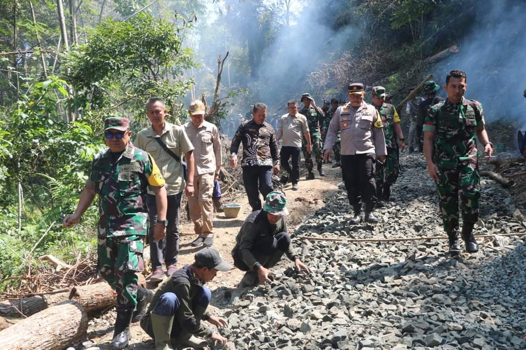 Sinergi Sekda dan TMMD, Wujudkan Desa Mandiri Melalui Optimalisasi Pembangunan Daerah