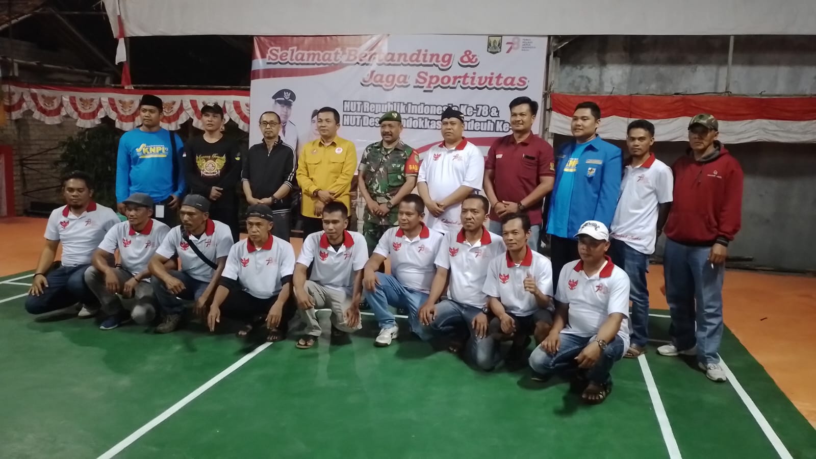 Antusias Masyarakat Ikuti Turnamen Badminton Desa Pondokkaso Landeuh