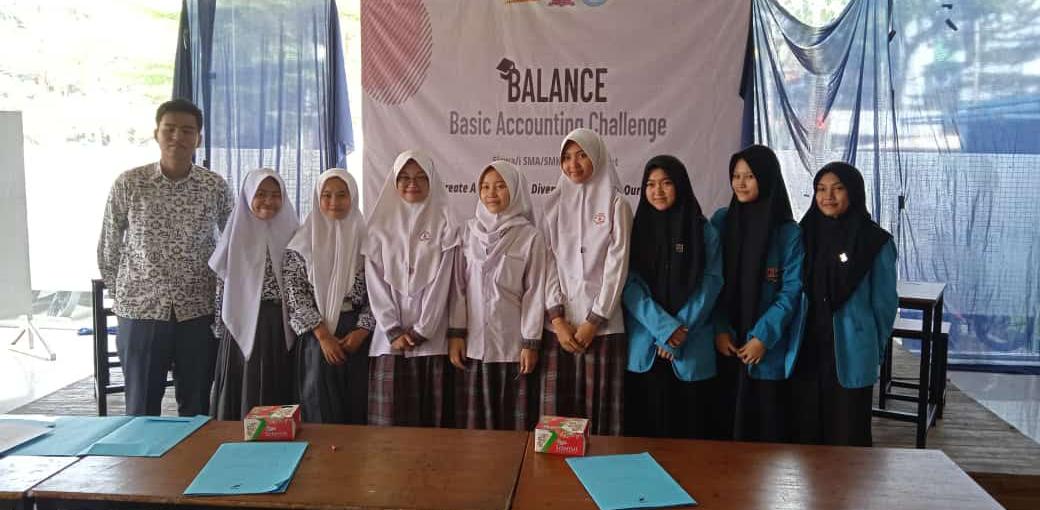 SMA PGRI Bantar Gadung Raih Juara Cerdas Cermat di Universitas Nusa Putra Sukabumi