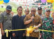 Bupati Sukabumi Resmikan Jembatan Penghubung Antara Desa Mekar Nangka dan Desa Cikiray