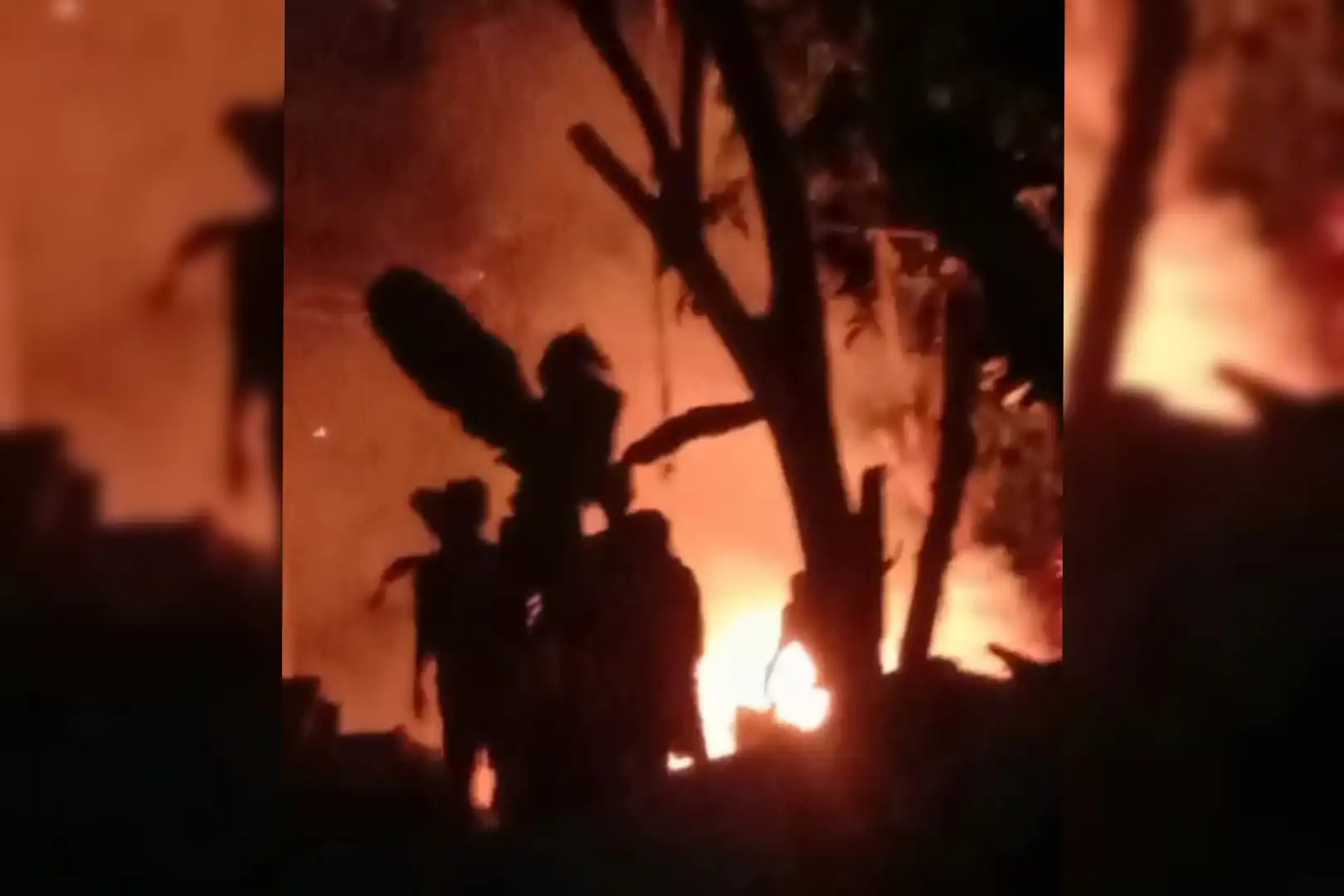 Gudang Rongsok di Mekarsari Terbakar, Warga Berjibaku Padamkan Api