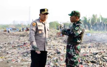 Sambut HUT TNI ke-78, Kodim 0622 Kabupaten Sukabumi Gelar Aksi Bersih Pantai Cibutun