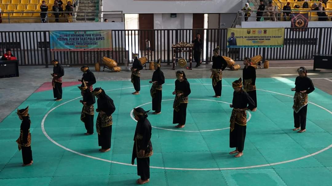 Kejar Gelar Piala Bupati, Pertarungan Epik Ratusan Atlet Pencak Silat Menuju Festival Jabar!