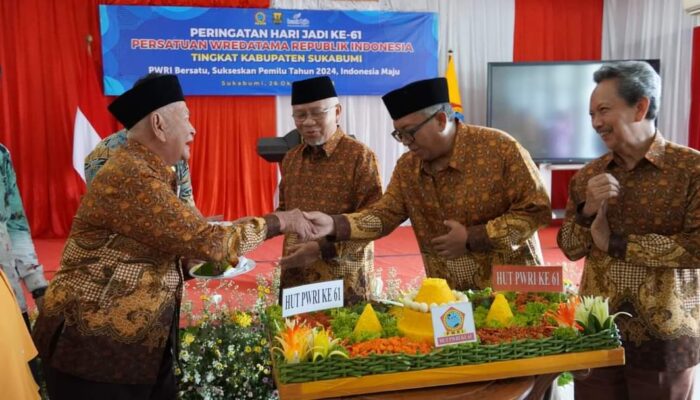 Hari Jadi Ke-61, PWRI Sukabumi Pentaskan Seni Tradisional