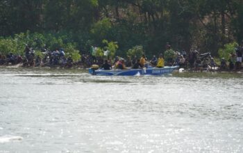 Hari Bakti PU Ke-78, Warga Mancing di Situ Habibie Surade