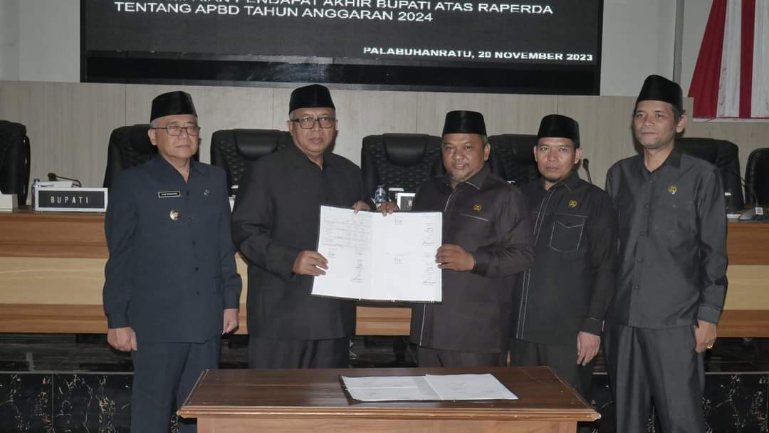 Bupati Sukabumi Sampaikan Pendapat Akhir Atas Raperda APBD Tahun Anggaran 2024