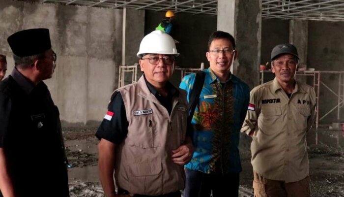 Iyos Somantri Evaluasi Pembangunan di Kecamatan Parungkuda dan Cicurug