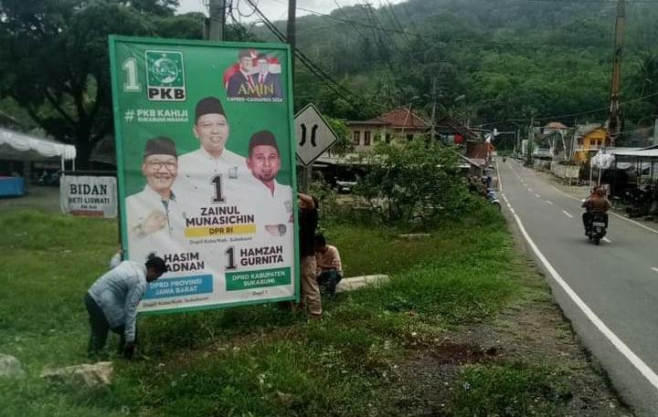 Hamzah Gurnita PKB Pasang Ratusan Alat Peraga Kampanye di Dapil 1 Kabupaten Sukabumi