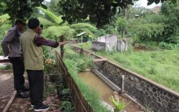 Sekda Ade Suryaman Pantau Titik Lokasi Banjir Sukalarang