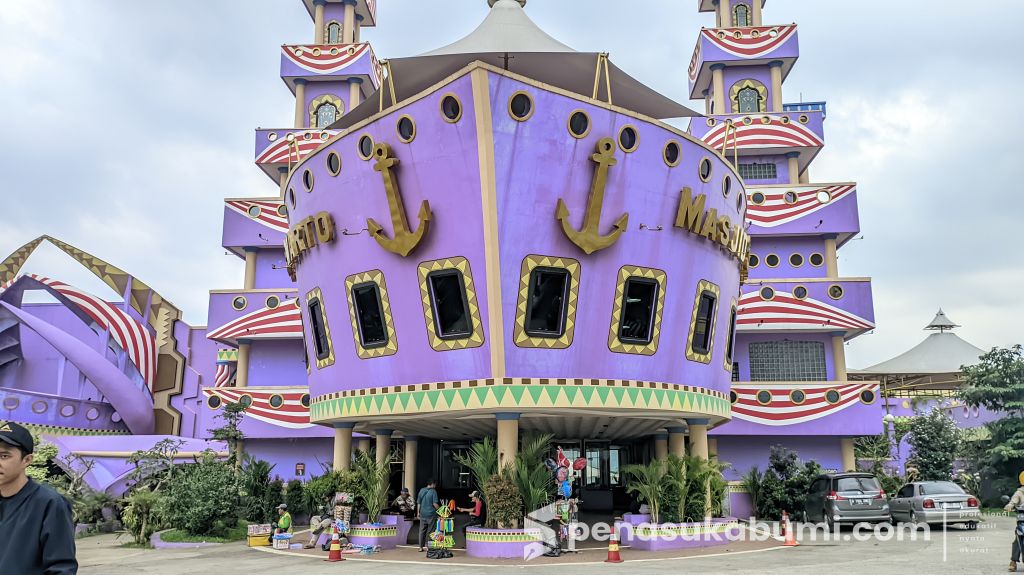 Waspada Liburan Lebaran, Bocah Tenggelam di Kolam Renang Masjid Perahu Cicurug