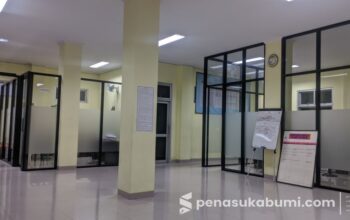 Proyek Penyekatan Kantor Kecamatan Cicurug Dinilai Janggal: Anggaran Besar, Pengerjaan Malam, dan Tak Ada Papan Proyek