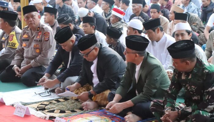 Video: Bupati Sukabumi Shalat Idul Adha1445 Hijriah di Kecamatan Sukalarang