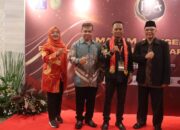 Kepala Desa Cikurutug Cireunghas Raih Penghargaan NLP Pada Paralegal Justice Award