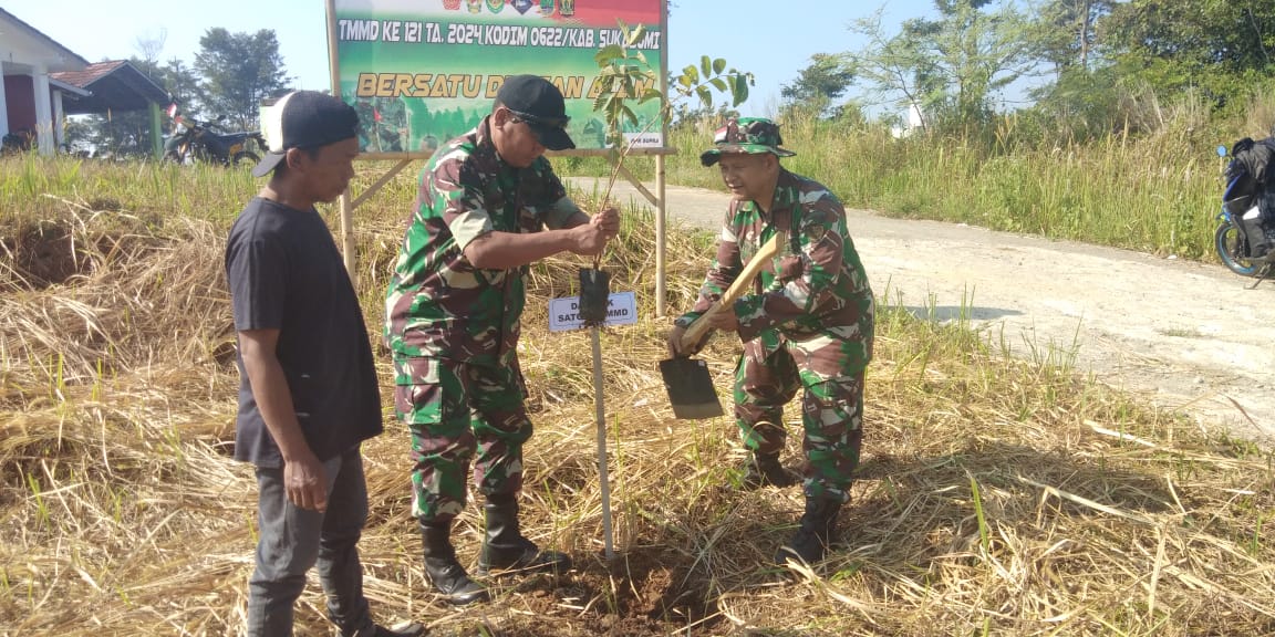 TMMD ke-121 di Desa Cicareuh, Menggali Kesejahteraan dan Menjaga Kelestarian Lingkungan