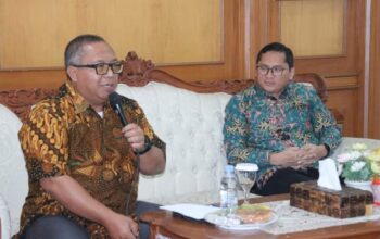 Pemkab Sukabumi Tanda Tangani Serah Terima Alun-Alun Gado Bangkong