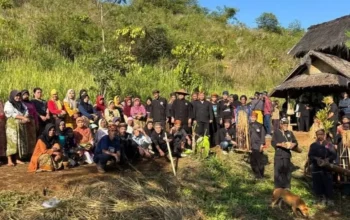 Ngaseuk Bersama di Kasepuhan Cipta Mulya: Andreas Tunjukkan Kepedulian pada Ketahanan Pangan