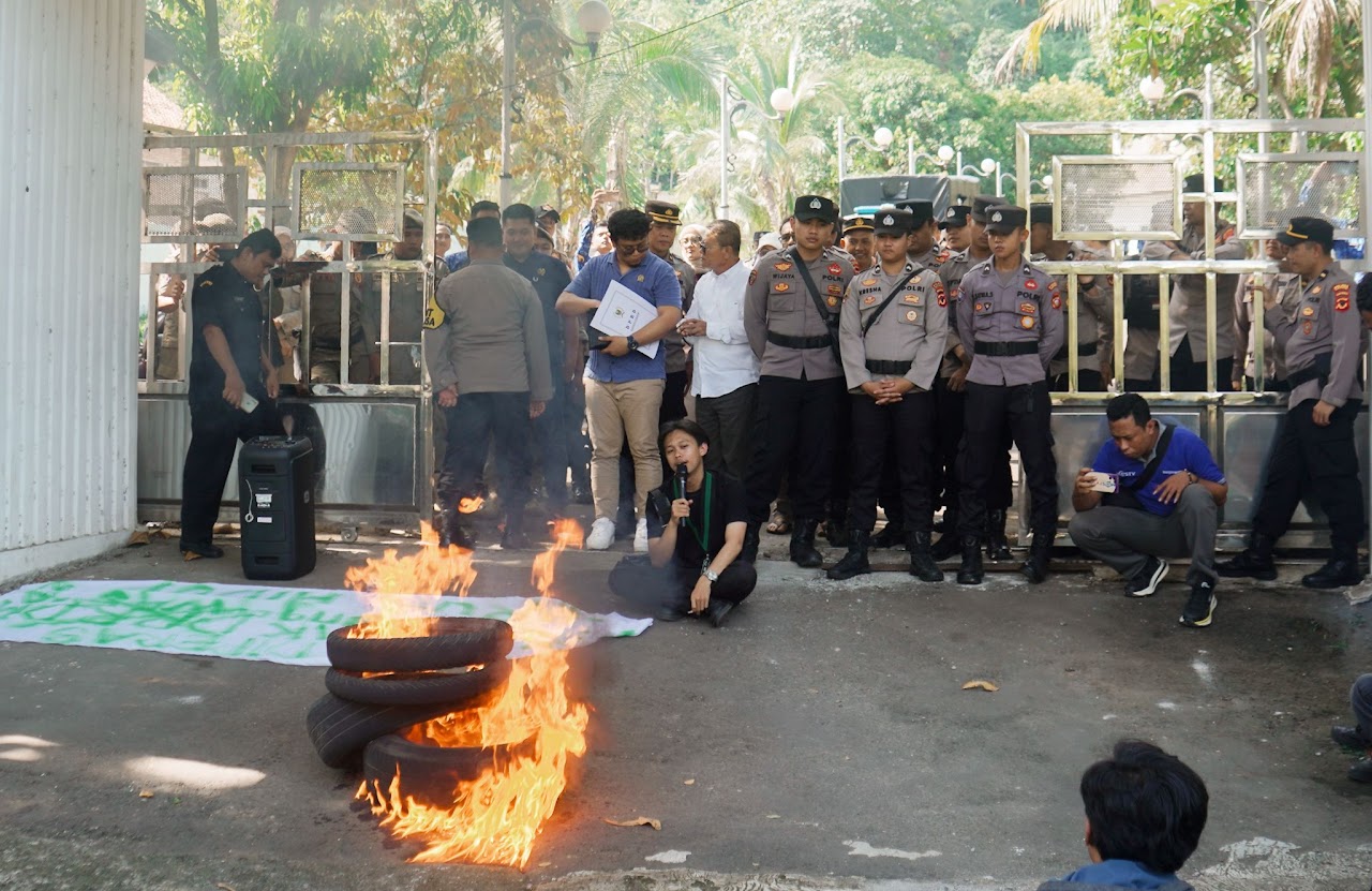 DPRD Sukabumi Tanggapi Aksi HMI: Komitmen Awasi Pelanggaran Ketenagakerjaan di PT. Paiho