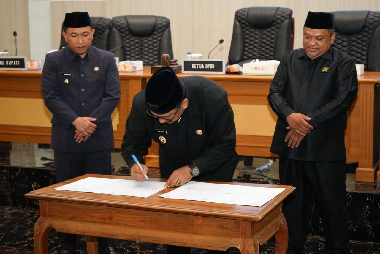 DPRD Kabupaten Sukabumi Sahkan Penyempurnaan Raperda Pertanggungjawaban APBD 2024