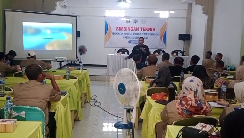 DPMD Sukabumi Dorong Penguatan Kapasitas Aparatur Desa Lewat Bimtek di Jampangkulon