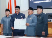 DPRD Sukabumi Sahkan Raperda Penataan Toko Swalayan, Pastikan UMKM dan Pasar Rakyat Tetap Hidup 9 DPRD Sukabumi Sahkan Raperda Penataan Toko Swalayan, Pastikan UMKM dan Pasar Rakyat Tetap Hidup
