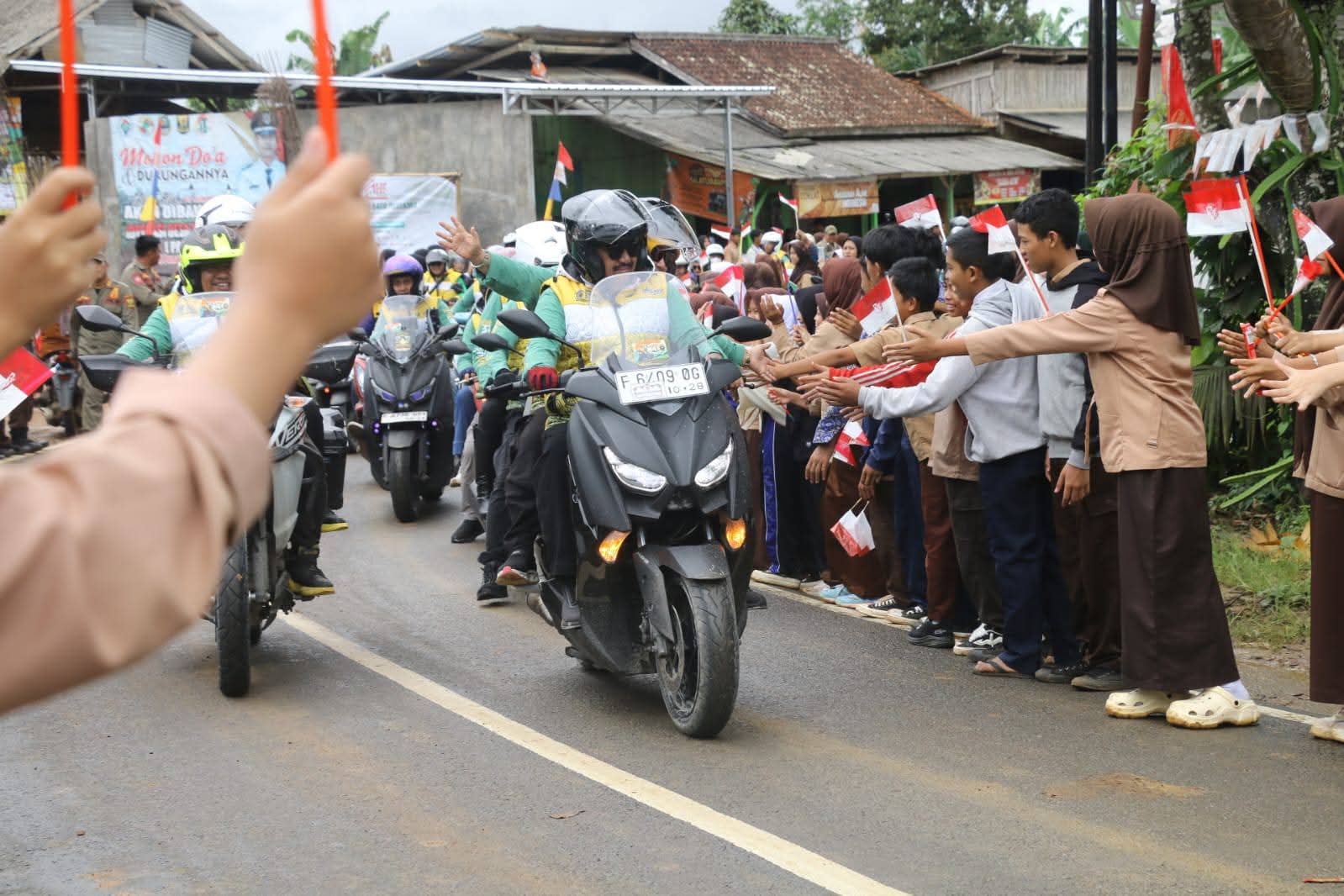 Touring Ngabumi Session 4: Kolaborasi Pelayanan Publik, Bansos, dan Promosi Wisata Sukabumi 1 Touring Ngabumi Session 4: Kolaborasi Pelayanan Publik, Bansos, dan Promosi Wisata Sukabumi