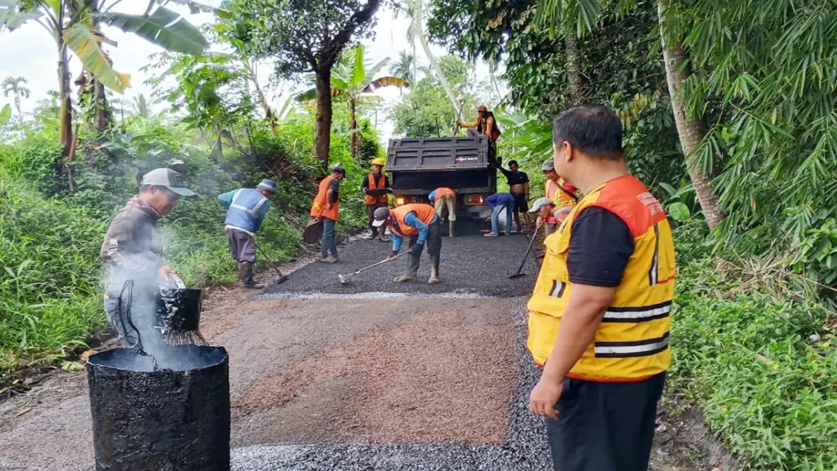Dinas PU Sukabumi Tinjau Pemeliharaan Jalan Cihulengtonggoh–Caringin, Dorong Akses Lebih Nyaman dan Ekonomi Warga