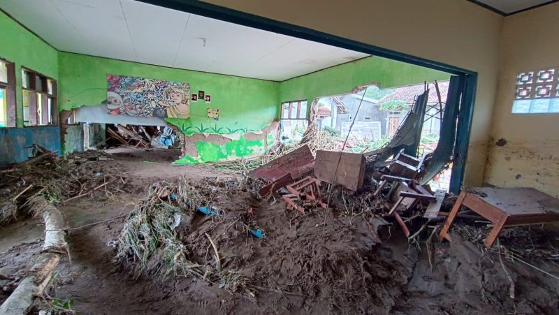 DPRD Soroti Kerusakan Sekolah di Cisolok, Dila Nurdian: Anak-anak Tak Boleh Tertinggal