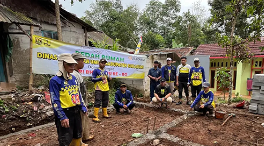Rayakan Hari Bakti PU ke-80, Dinas PU Sukabumi Bedah Rumah Warga dengan Dana Rereongan Pegawai