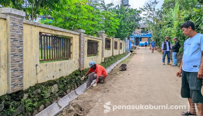 Pemdes Purwasari Realisasikan Dana Desa Tahap 2 untuk Bangun Drainase 94 Meter