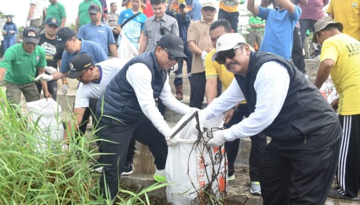 Bupati Pimpin Aksi Bersih Pantai, Komitmen Pemkab Jaga Kenyamanan Fasum