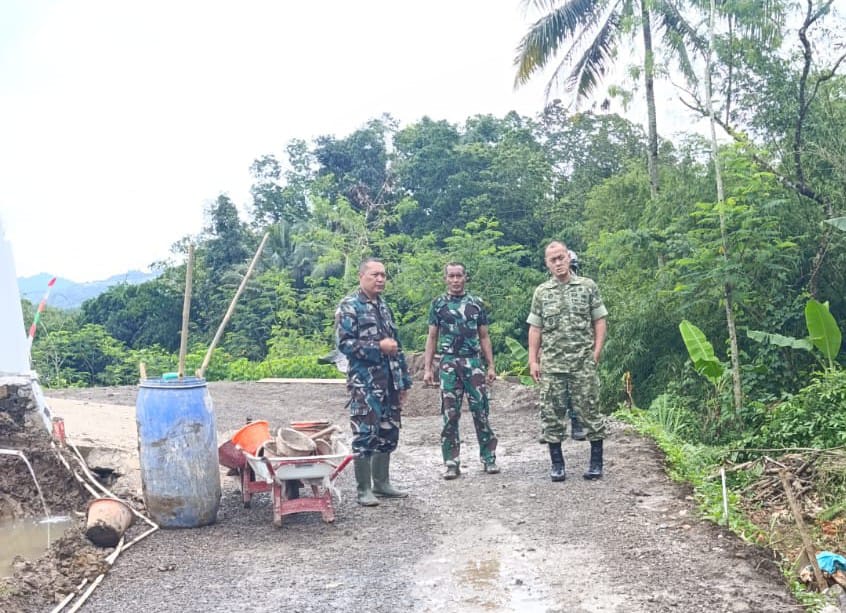 Pastikan Tepat Waktu, Dandim 0607/Kota Sukabumi Cek Pembangunan Jembatan dan TPT TMMD ke 127