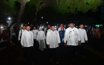 Ketua DPRD Budi Azhar dan Bupati Sukabumi Satu Barisan di Pawai Obor 1 Muharram