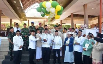 Sinergi Pemkab Sukabumi dan Kemenag dalam Gerakan Wakaf 1 Juta Al-Qur'an 3 Sinergi Pemkab Sukabumi dan Kemenag dalam Gerakan Wakaf 1 Juta Al-Qur'an