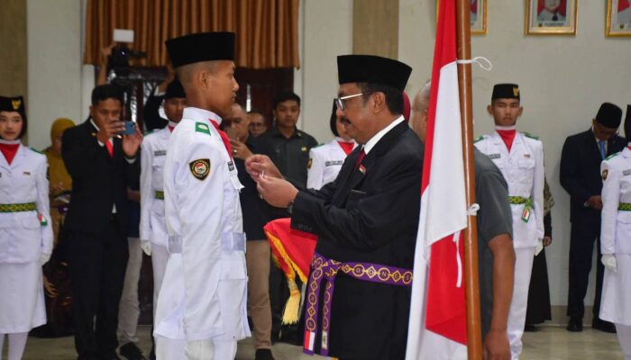 Bupati Sukabumi Kukuhkan 32 Anggota Paskibra