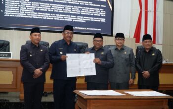Rapat Paripurna ke-12 DPRD Kabupaten Sukabumi Sepakati KUA dan PPAS 2027 4 Rapat Paripurna ke-12 DPRD Kabupaten Sukabumi Sepakati KUA dan PPAS 2027