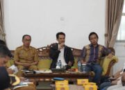 Sekda Sukabumi Terima Tim PPTPKH Jabar, Bahas Verifikasi Lahan di Empat Wilayah 7 Sekda Sukabumi Terima Tim PPTPKH Jabar, Bahas Verifikasi Lahan di Empat Wilayah