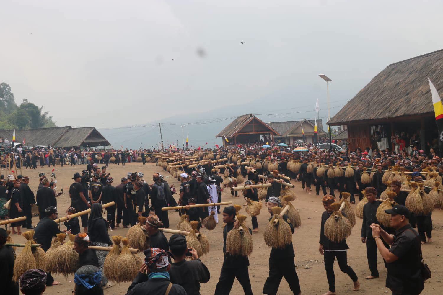 Seren Taun ke-658 di Kasepuhan Gelar Alam, Bupati Sukabumi Tegaskan Komitmen Lestarikan Budaya