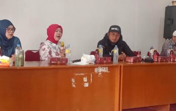 Reses DPRD Jabar di Cicurug, Lina Ruslinawati Edukasi Pemilih Pemula agar Tak Salah Pilih