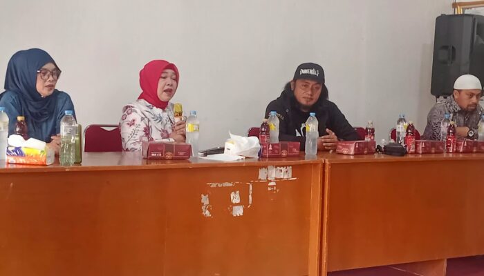 Reses DPRD Jabar di Cicurug, Lina Ruslinawati Edukasi Pemilih Pemula agar Tak Salah Pilih